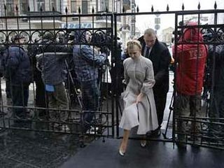 Тимошенко будет ходить на допросы в Генпрокуратуру, как на работу