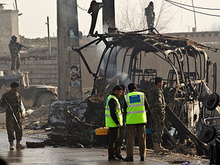 Полевой командир талибов, причастный к теракту, произошедшему в прошлое воскресенье в Кабуле, и двое его подручных убиты ударом авиации НАТО в центральной афганской провинции Газни