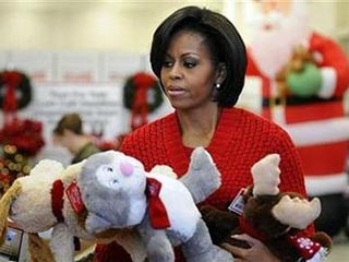 Мишель Обама по телефону поведала американским детям о маршруте Санта-Клауса