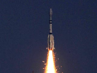 Индийский космический корабль со спутником связи GSAT-5P на борту взорвался во время запуска