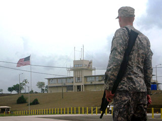 США признали, что тюрьма Гуантанамо в ближайшее время закрыта не будет