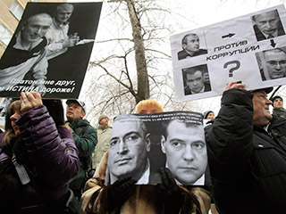 Оглашение приговора экс-главе ЮКОСа Михаилу Ходорковскому и бывшему руководителю МЕНАТЕП Платону Лебедеву прокомментировали многие общественные деятели и политики