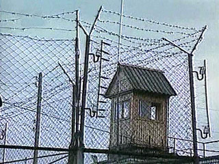 В республике Татарстан взбунтовались более двадцати заключенных, которые совершили попытку массового суицида. Осужденные были недовольны тем, что у них активно отбирали алкоголь в преддверии Нового года
