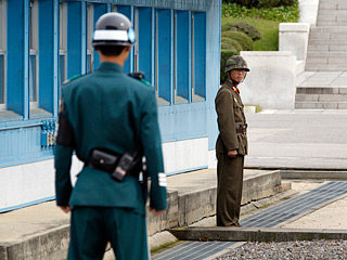 КНДР предложила Южной Корее незамедлительно приступить к диалогу, чтобы нормализовать отношения между Севером и Югом "и начать новый этап в процессе воссоединения родины"