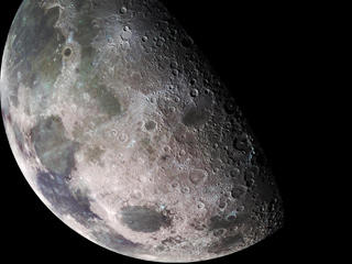 Ученые впервые представили доказательства того, что Луна в своих недрах обладает раскаленным металлическим ядром и окружающим его слоем жидкой мантии