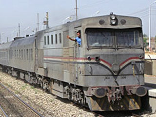 Один человек погиб и еще пять получили ранения, когда неизвестный открыл огонь в вагоне пассажирского поезда в городе Самалут египетской провинции Эль-Минья