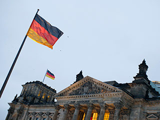 В прошлом году экономика Германии прибавила 3,6% после падения на 4,7% в 2009 году, что стало максимальным ростом с момента объединения страны в 1992 году