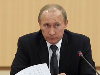 Премьер-министр России Владимир Путин в среду приветствовал делегатов и гостей съезда Федерации независимых профсоюзов России