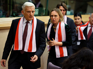 Обсуждение санкций против Белоруссии продолжится в четверг вечером руководством Европарламента после того, как накануне к жестким мерам призвал его глава Ежи Бузек