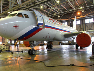 Ространснадзор приостановил с 3 января эксплуатацию 14 самолетов Ту-154Б в шести авиакомпаниях после катастрофы самолета этого типа авиакомпании "Когалымавиа", произошедшей 1 января в Сургуте