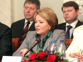 Власти Петербурга защищают Матвиенко от уголовного дела, уверяя, что ее травят ради пиара