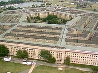 Пентагон опровергает появившуюся в некоторых российских СМИ информацию о том, что США якобы пообещали поставить Грузии средства противовоздушной и противотанковой обороны