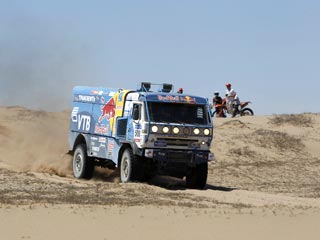 "КамАЗы" занимают первые четыре места в ралли-рейде "Дакар-2011"