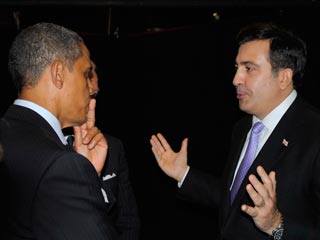 Президент США Барак Обама обсудил в пятницу со своим грузинским коллегой Михаилом Саакашвили проблемы в сфере безопасности на Северном Кавказе, действия сил международной коалиции в Афганистане, а также экономические вопросы