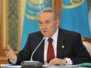 Президент Казахстана Нурсултан Назарбаев не подписал поправки в конституцию о проведении референдума по продлению президентских полномочий до 2020 года