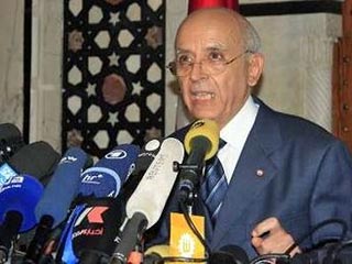 Премьер-министр Туниса Мохамед Ганнуши во время прошедшей сегодня пресс-конференции в столице страны объявил о введении в стране полной свободы информации и снятия запрета с деятельности всех неправительственных организаций