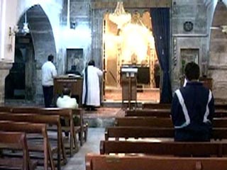 В Ираке сегодня осталось не больше 300 тыс. христиан. Каждую неделю из Багдада в Бейрут и Ливан вылетают по 4 рейса, большинство пассажиров которых - эмигранты-христиане