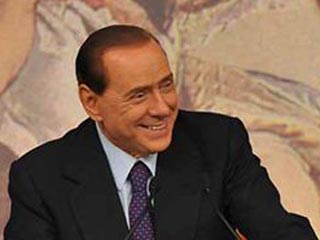 Имя премьер-министра Италии Сильвио Берлускони вновь прозвучало в зале судебных заседаний в связи с преступлениями мафии: на этот раз речь идет о возможной причастности политика к взрывам бомб, совершенным в Риме, Флоренции и Милане
