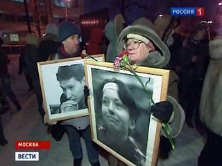 В Москве и Санкт-Петербурге прошли акции памяти адвоката Станислава Маркелова и журналистки Анастасии Бабуровой