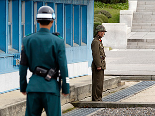 Власти КНДР предложили Южной Корее организовать военные переговоры на высоком уровне, и та ответила согласием