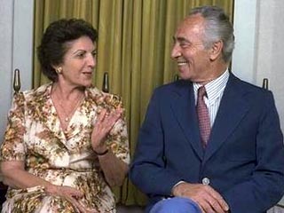 В своем доме в Тель-Авиве в возрасте 87 лет скончалась Соня Перес, супруга президента Израиля Шимона Переса