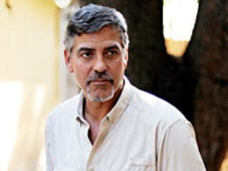 Всемирно известный американский актер Джордж Клуни во время недавней поездки в Судан заразился малярией