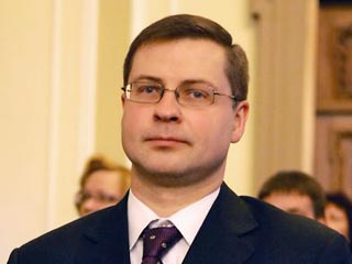 Бывшему мэру Москвы Юрию Лужкову было отказано в предоставлении вида на жительство в Латвии с соответствии с требованиями латвийского закона, подтвердил премьер-министр республики Валдис Домбровскис