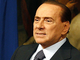 Берлускони не намерен уходить в отставку из-за обвинений в связи с малолетней проституткой 