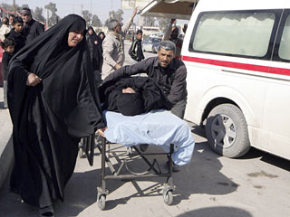 Десятки человек погибли в результате серии взрывов, которые раздались в понедельник в иракском городе Кербела