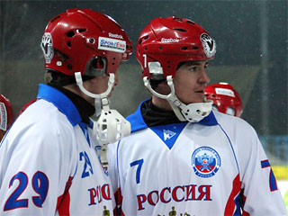 Сборная России по хоккею с мячом впервые за 6 лет проиграла финнам 