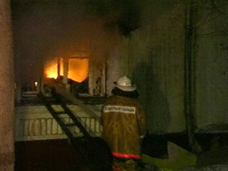 В Еврейской автономной области (ЕАО) возбуждено уголовное дело в связи с массовой гибелью жильцов дома при пожаре