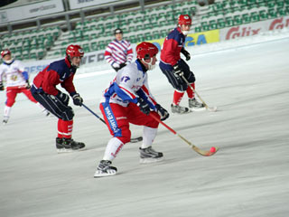 Сборная России вышла в плей-офф чемпионата мира по хоккею с мячом