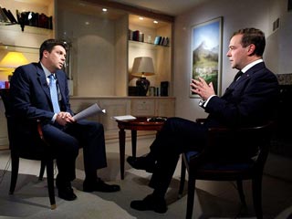 Президент РФ Дмитрий Медведев дал интервью телеканалу "Блумберг ТВ"