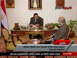 США заявили президенту Египта Хосни Мубараку, что простая перетасовка в правительстве недостаточна для выхода страны из кризиса