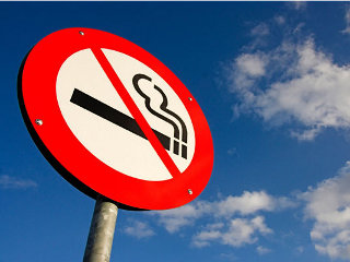 Новый антитабачный закон дал полиции право проводить обыски в домах. Тюремным заключением карается продажа табачной продукции