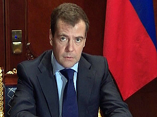 Руководство Министерства внутренних дел РФ ослушалось приказа президента Дмитрия Медведева и не стало отправлять в отставку высокопоставленных милиционеров, которых глава государства потребовал наказать за теракт