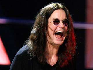 Легендарный рокер Оззи Осборн (Ozzy Osbourne, экс-солист группы Black Sabbath), заболел и не смог дать запланированный концерт в Неваде