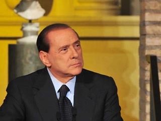 Итальянки решили закидать Берлускони трусами, чтобы доказать: Италия не бордель
