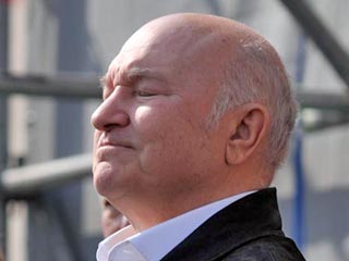 Лужков, чью мэрию Счетная палата уличила в нарушениях на 230 млрд, отказался эмигрировать