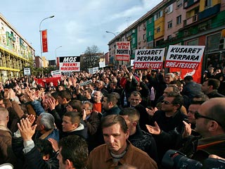 Оппозиция во главе с социалистами провела массовые протесты в Албании. Декларируемая цель: свержение правительства, роспуск парламента и проведение досрочных выборов