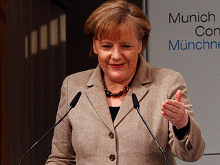 Демократические перемены в Египте должны произойти мирным путем, уверена канцлер Германии Ангела Меркель