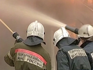На севере Москвы произошел сильный пожар на складе