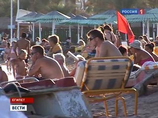 В Египте, по данным Ростуризма, остаются около 20 тысяч российских туристов