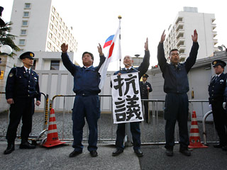 7 февраля посольство России сообщило ИТАР-ТАСС, что направляет в МИД Японии ноту протеста в связи с совершенными в "День северных территорий" вылазками ультраправых у этого представительства
