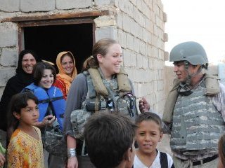 Соединенные Штаты реализуют программу по размещению в Афганистане особых женских подразделений, задача которых заключается в "культурной поддержке" американских сил
