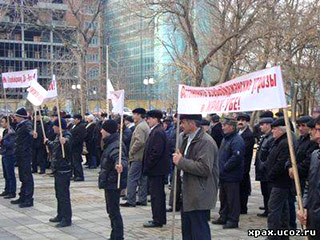 Жители села Храх-Уба, которое находится на территории Азербайджана, но населено российскими гражданами, протестуют против политики Баку