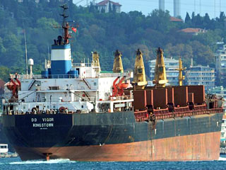 Власти Шри-Ланки задержали российское судно, которое не остановилось, чтобы подобрать выпавшего за борт механика, сообщает интернет-издание "Морской бюллетень - Совфрахт"