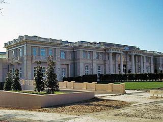 Документы о строительстве "дворца Путина" в Геленджике подписывал глава Управления делами президента Владимир Кожин, который недавно категорически открестился от этого объекта