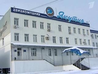 Пьяная выходка одного из пассажиров рейса авиакомпании "Уральские авиалинии" стала причиной задержки на четыре часа вылета самолета из Якутска