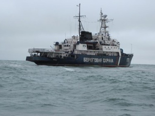 Федеральная служба безопасности признала, что российские пограничники подавали сигналы с применением пиротехники, чтобы остановить и подвергнуть проверке японское судно